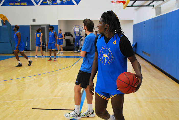 2405092D-CADA-4479-A85B-F5E2538216CE